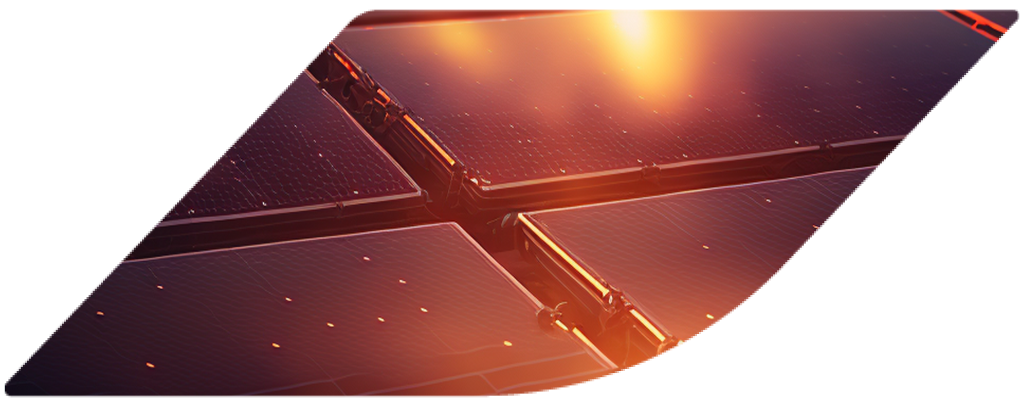 Lumière d'un soleil couchant se reflettant sur des panneaux solaire